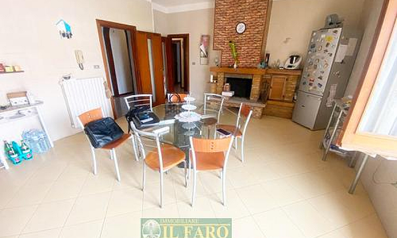 Intero Fabbricato In...