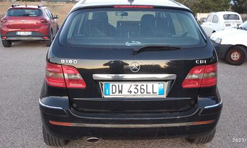 Auto Mercedes B180...