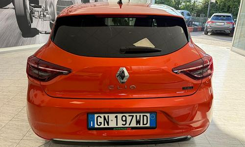 Renault Clio Full Hy...