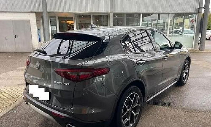 Alfa Romeo Stelvio 2...