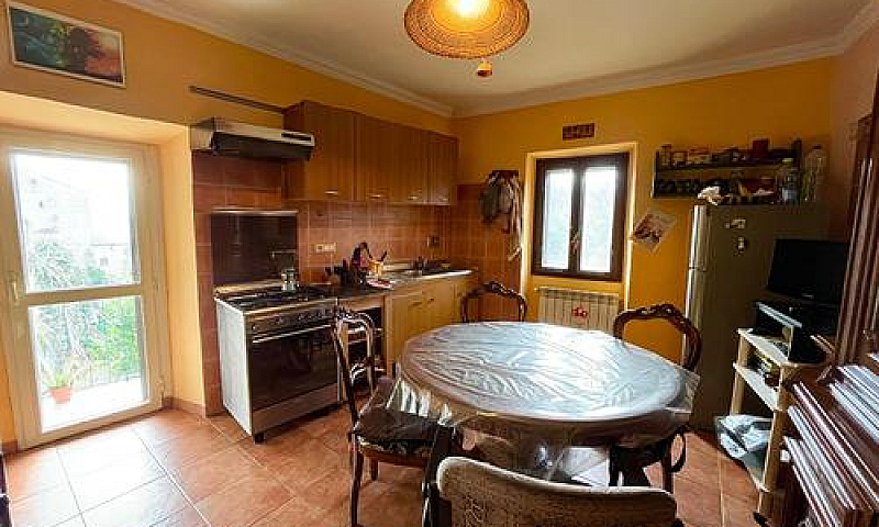 Cave: Appartamento P...