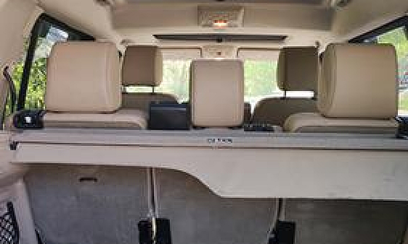 Land Rover Discovery...