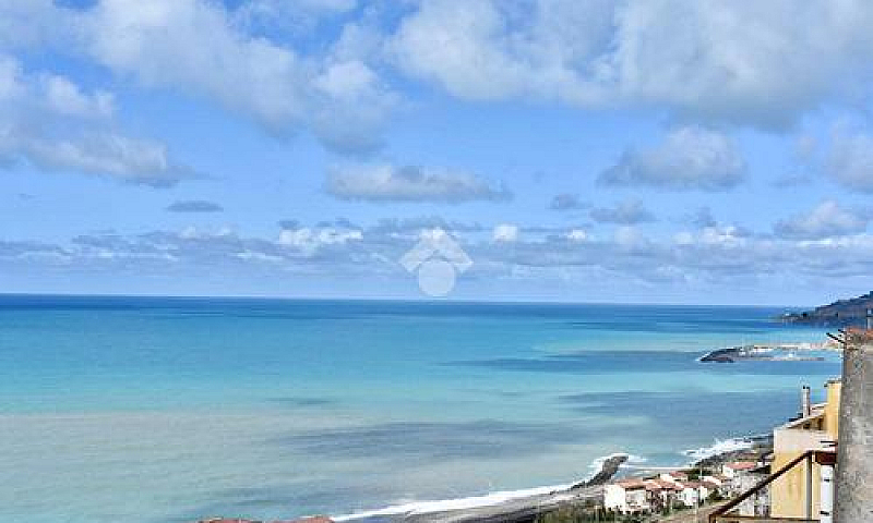 3 Locali A Cetraro...