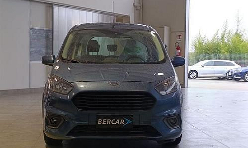 Ford Tourneo Courier...