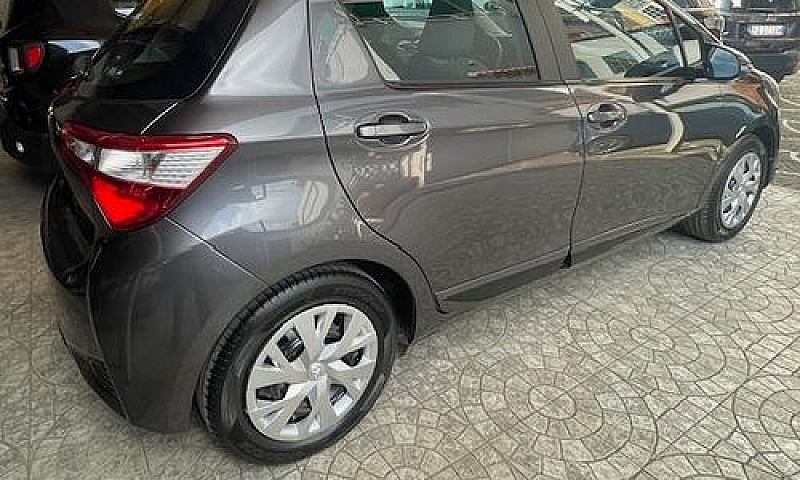 Toyota Yaris 1.0 5 P...