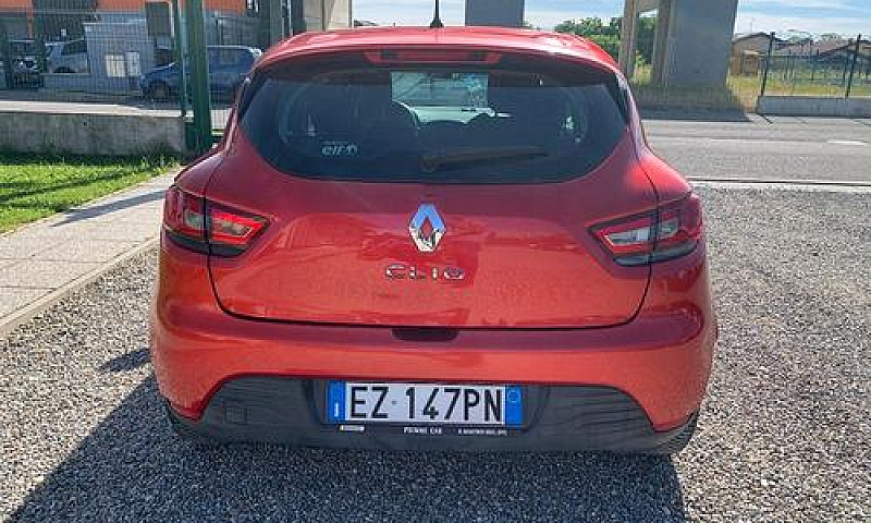 Renault Clio 1.2 75C...