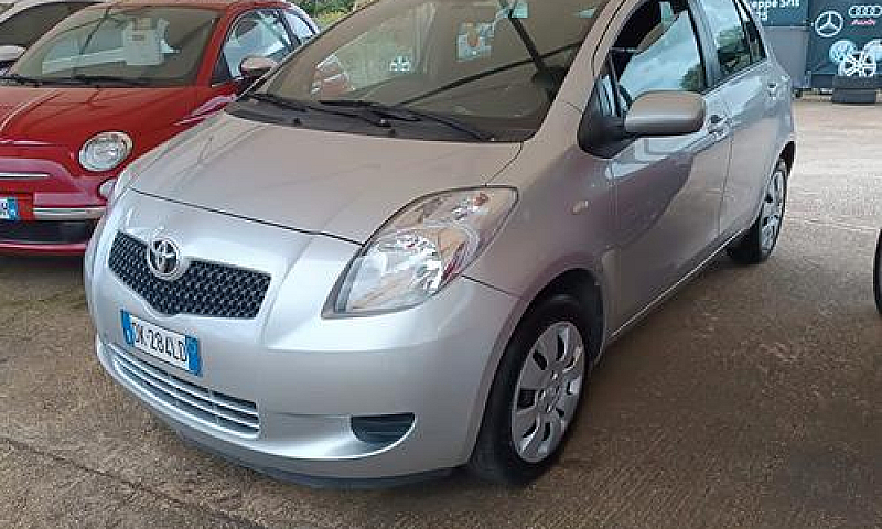 Toyota Yaris 1.0 Sol...