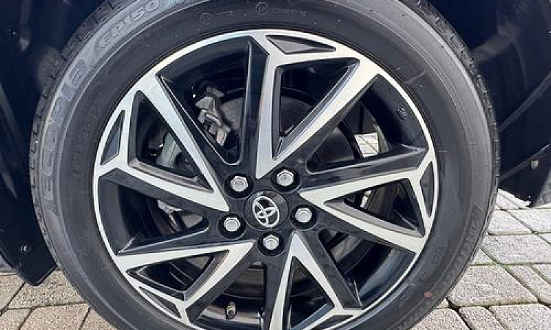 Toyota Yaris 1.5 Hyb...