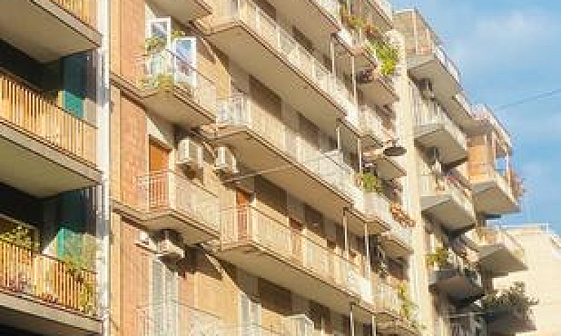 Bari Murat- Via Quin...