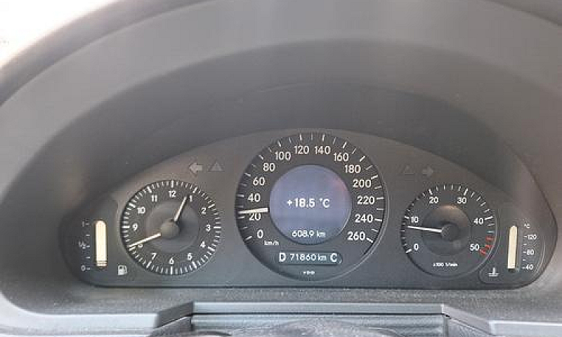 Mercedes Altro Model...