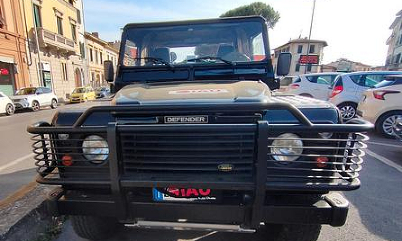 Land Rover Defender ...