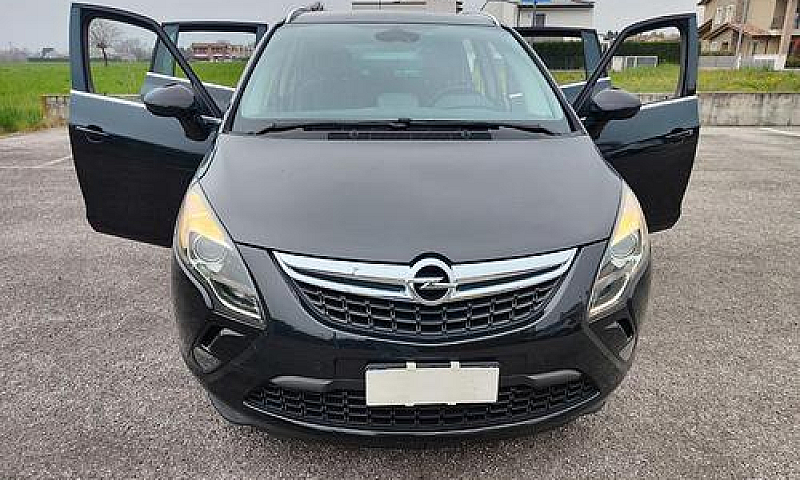 Opel Zafira Tourer 1...