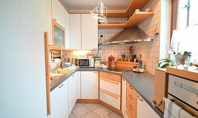 Laives: Casa Bifamil...