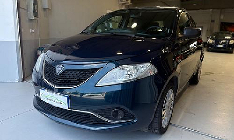 Lancia Ypsilon 1.2 6...