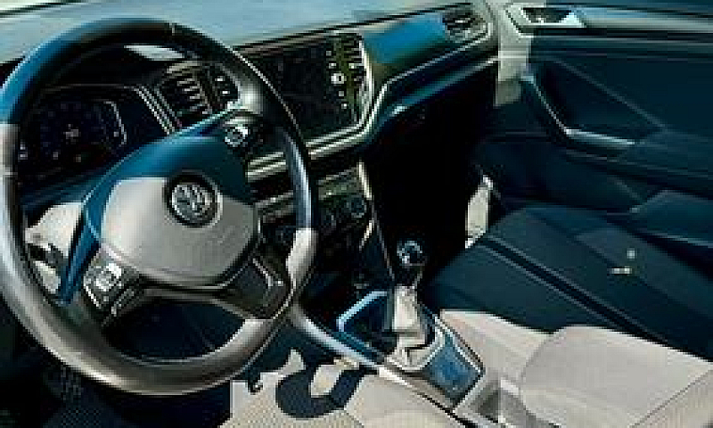 Volkswagen T-Roc 1.0...