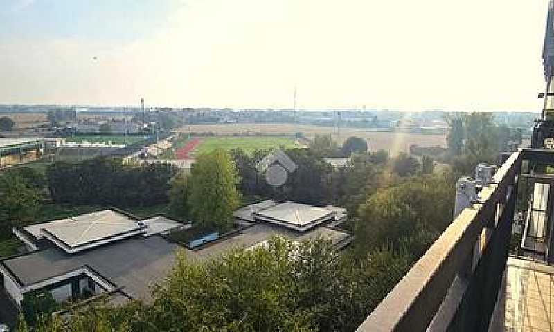 2 Locali A Milano...
