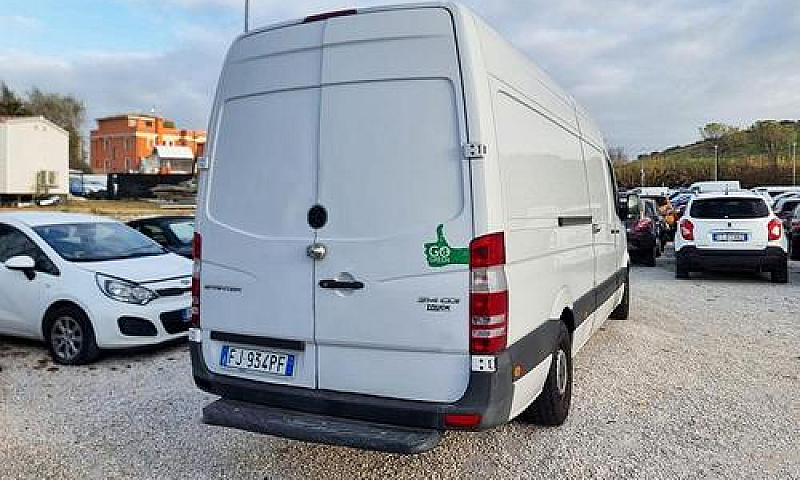 Mercedes-Benz Sprint...
