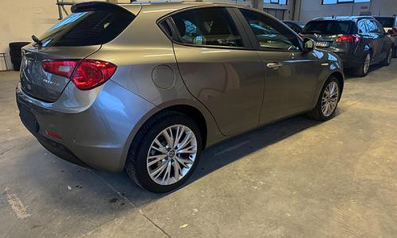 Alfa Romeo Giulietta...