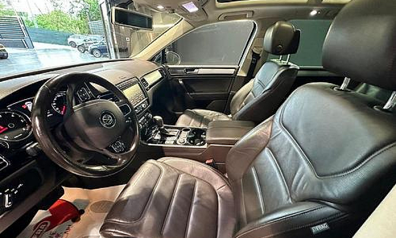 Volkswagen Touareg 3...
