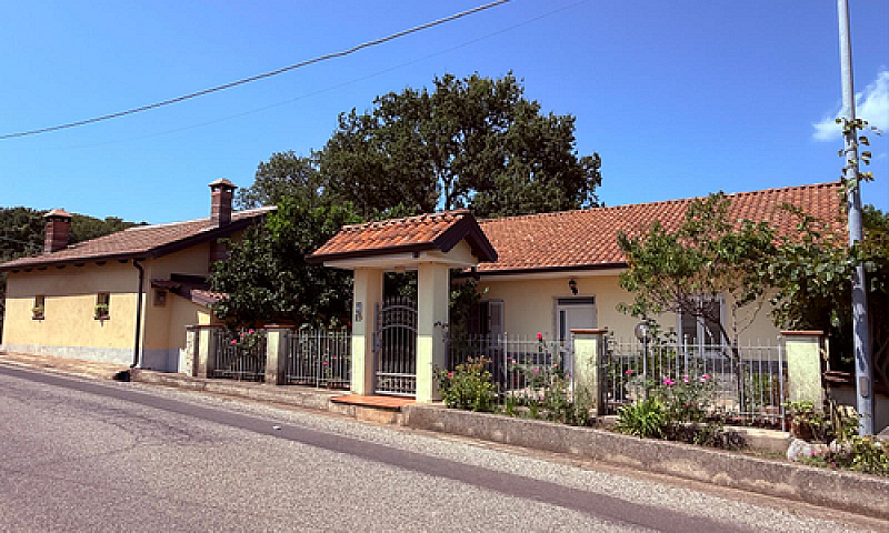 Casa In Periferia...
