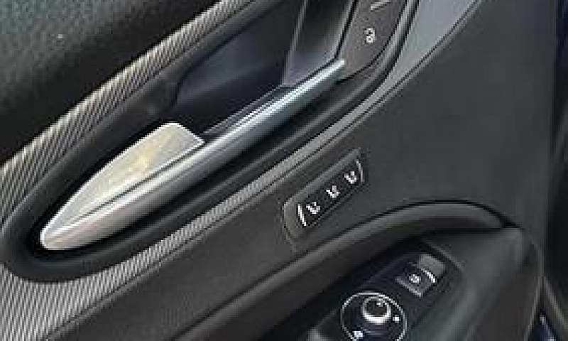 Alfa Romeo Stelvio 2...