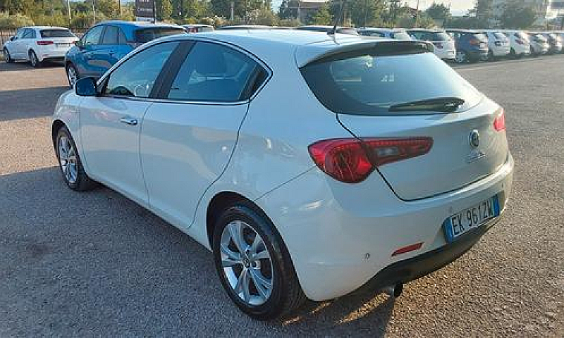 Alfa Romeo Giulietta...
