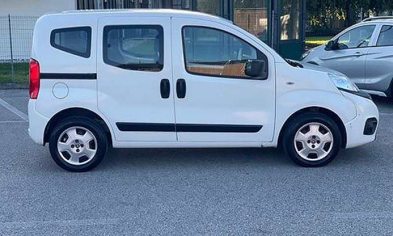 Fiat Qubo 1.3 Mjt 80...