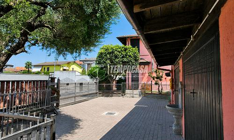 Appartamento In Vill...
