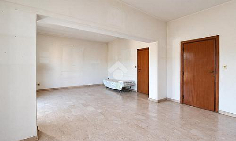 3 Locali A Terni...