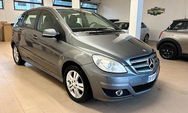 Mercedes-Benz B 180 ...