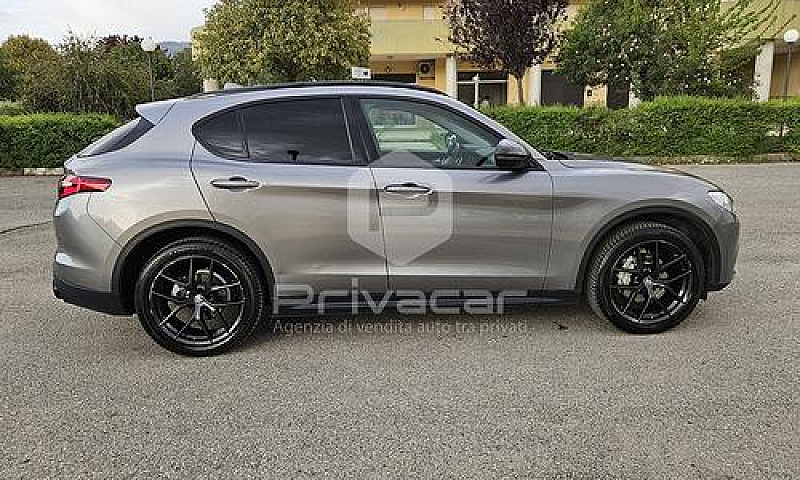 Alfa Romeo Stelvio 2...