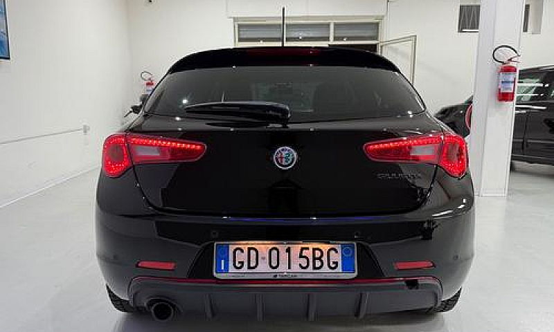Alfa Romeo Giulietta...
