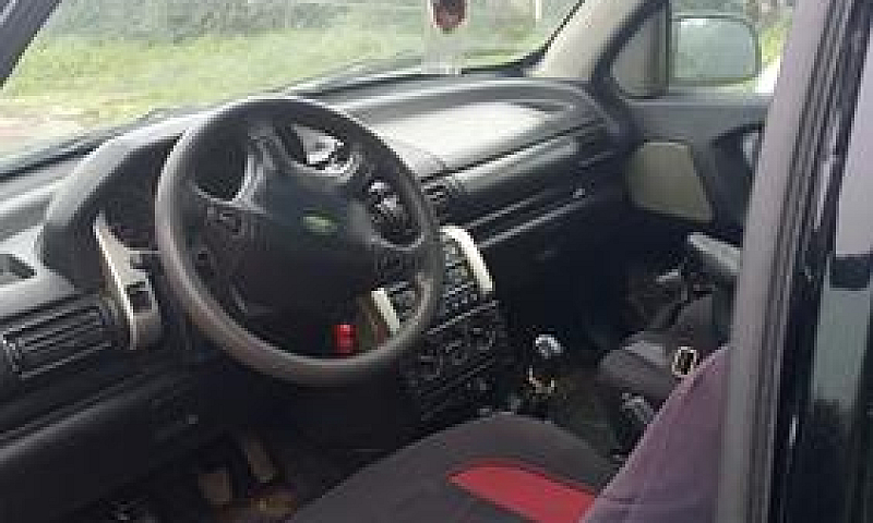 Land Rover Freelande...