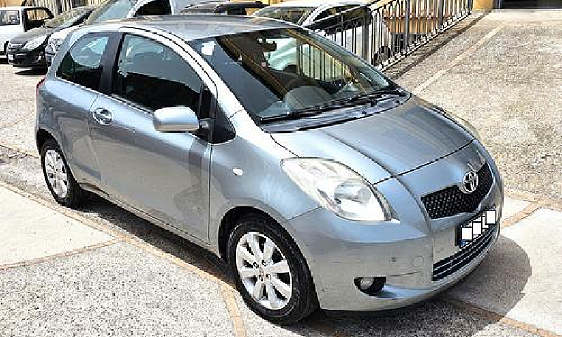 Toyota Yaris 1.3 3 P...