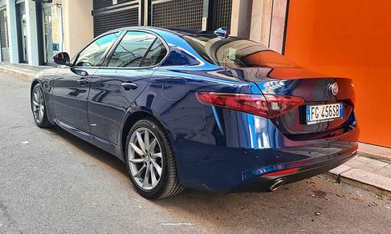 Alfa Romeo Giulia 2....