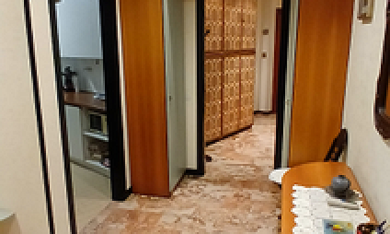 3 Camere Zona Chiesa...