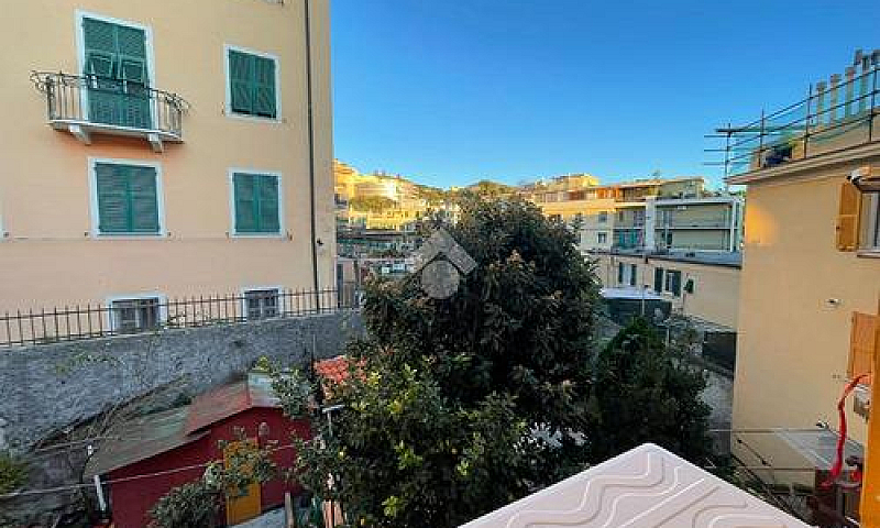 4 Locali A Genova...