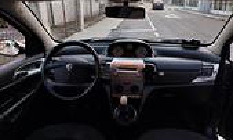 Lancia Ypsilon ...