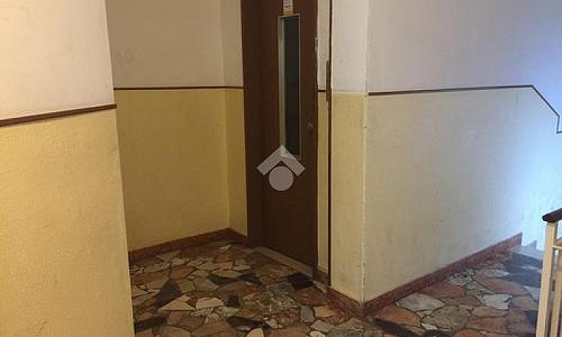 3 Locali A Parma...