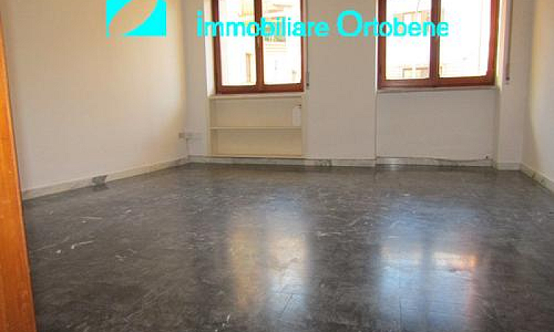 Quadrilocale Via Lam...