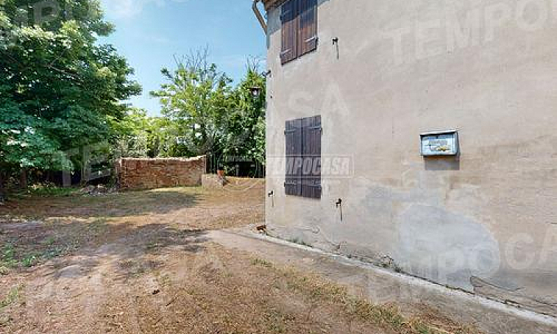 Porzione Di Casa Con...