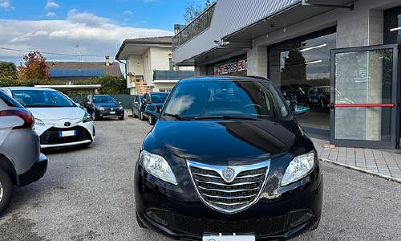 Lancia Ypsilon 1.2 G...