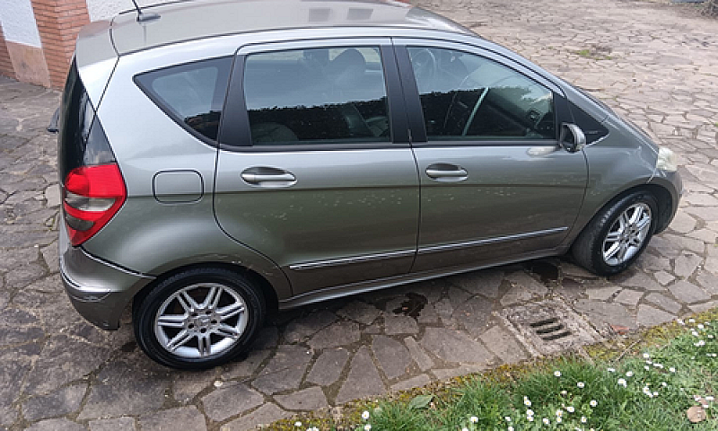 Vendo Mercedes Class...