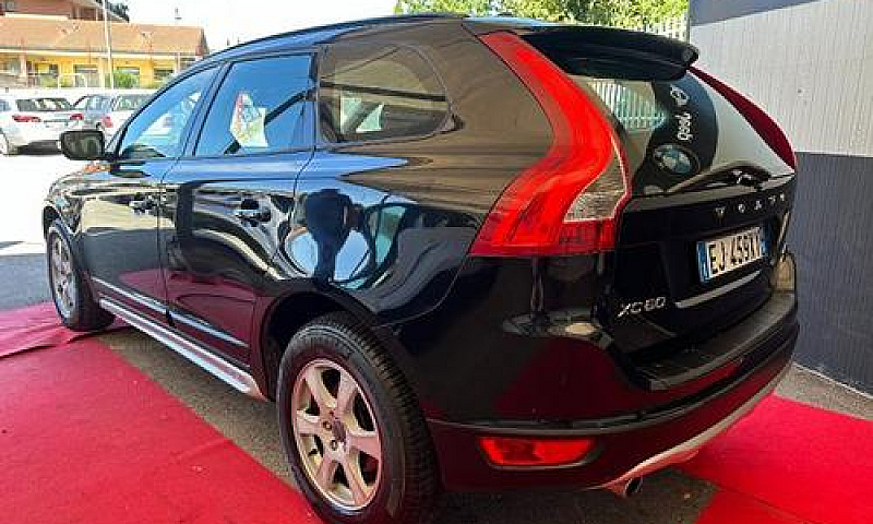 Volvo Xc60 D3 Awd Mo...