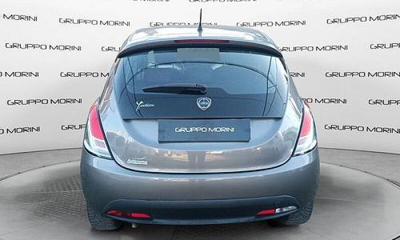 Lancia Ypsilon 1.2 6...
