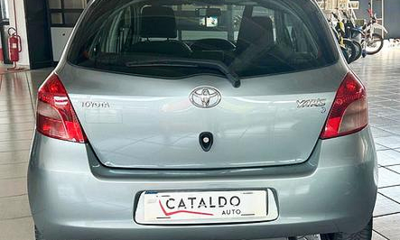 Toyota Yaris 1.3 5 P...