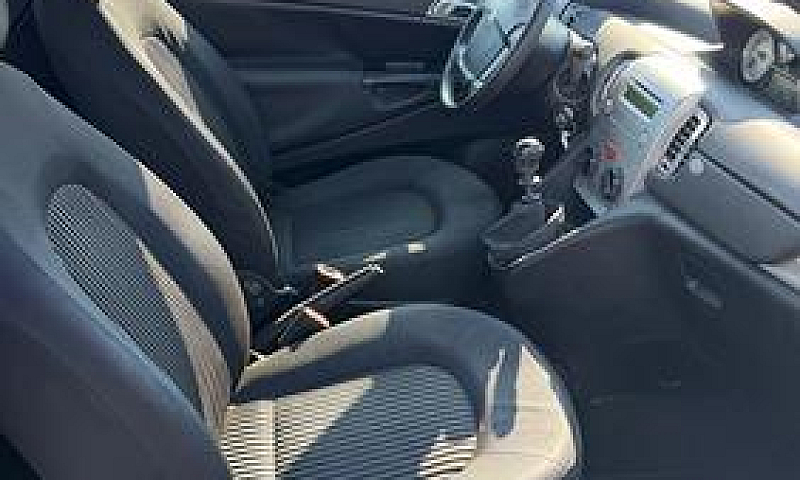 Lancia Ypsilon 1.4 E...