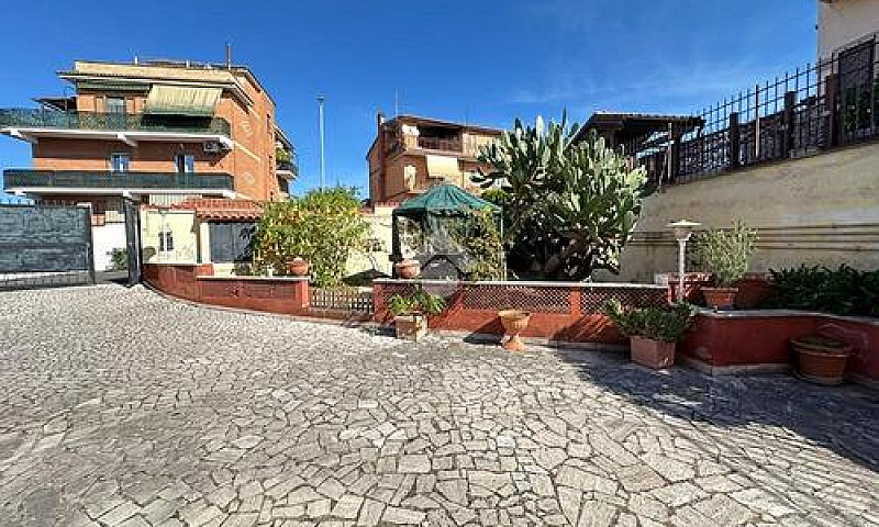 2 Locali A Roma...