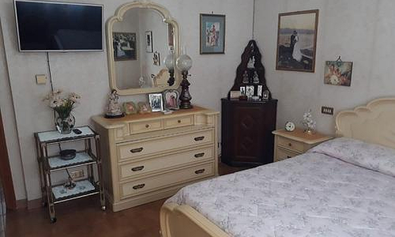 Grande E Comoda Casa...