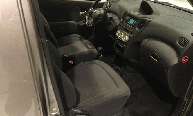 Toyota Yaris Verso 1...